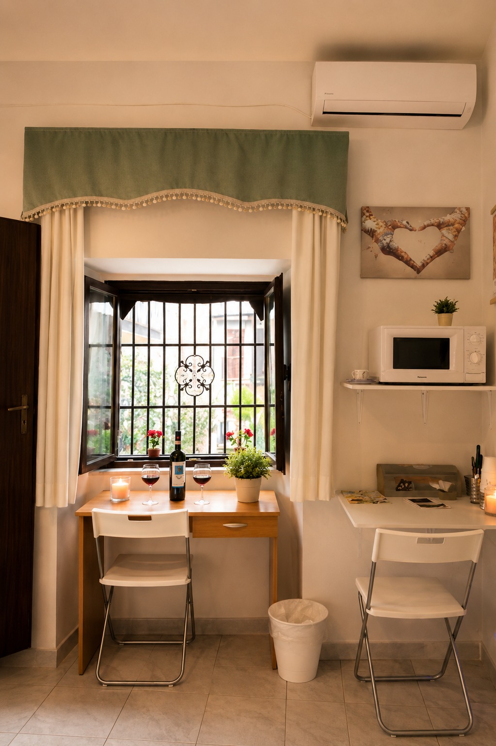 Bright dining area in the Romantic home